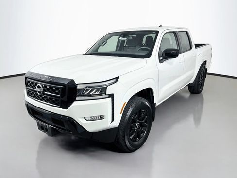 Used 2023 Nissan Frontier SV w/ Midnight Edition Package AWD/4WD image 3