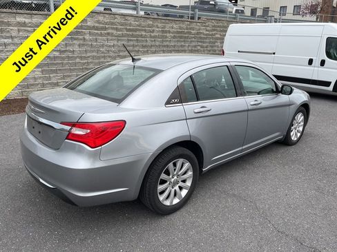 Used 2014 Chrysler 200 LX image 9