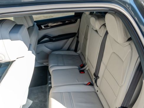 Used 2019 Porsche Cayenne E-Hybrid image 35