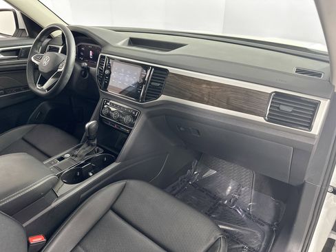 Used 2023 Volkswagen Atlas SE image 29