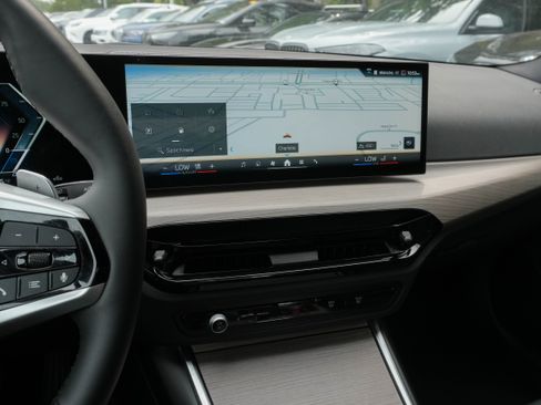 Certified 2025 BMW 330i Sedan RWD image 23