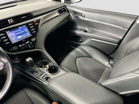 Used 2020 Toyota Camry SE image 22