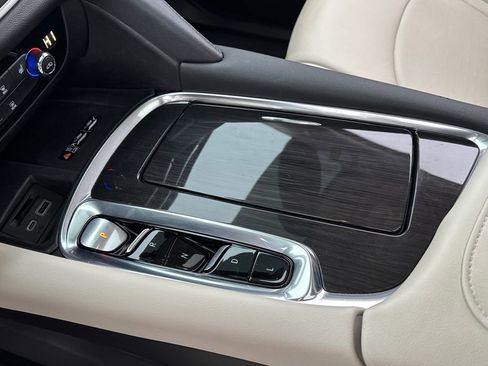 Used 2023 Buick Enclave Essence w/ Experience Buick Package image 23