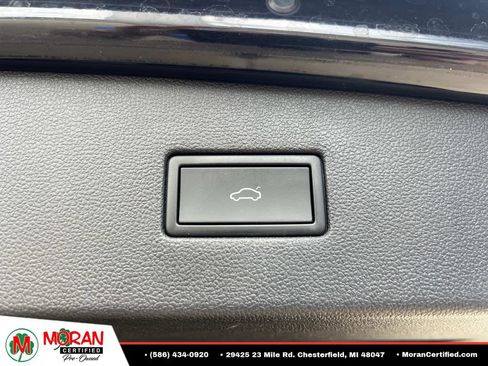 Used 2022 Volkswagen Tiguan SE w/ Panoramic Sunroof Package AWD/4WD image 13