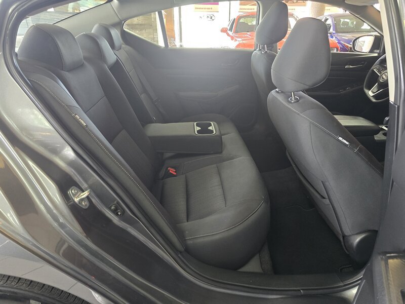 Used 2025 Nissan Altima 2.5 SV FWD image 17