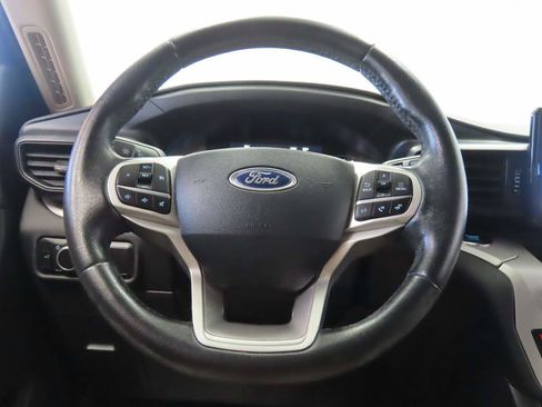 Used 2023 Ford Explorer XLT RWD image 11