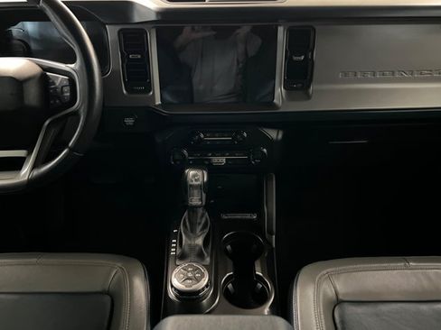 Used 2021 Ford Bronco Outer Banks AWD/4WD image 13