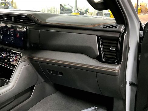 Used 2025 GMC Sierra 1500 AT4 w/ Technology Package image 19