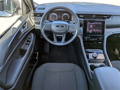 New 2025 Jeep Grand Cherokee Laredo X image 16