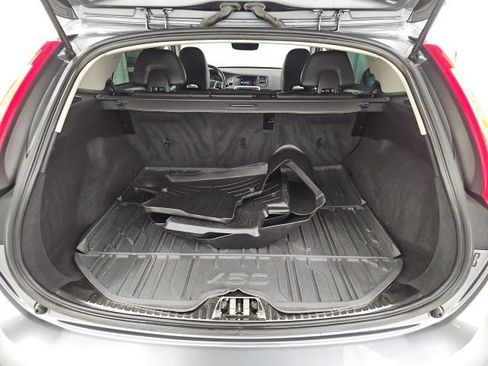 Used 2017 Volvo V60 T5 Cross Country w/ Convenience Package AWD/4WD image 31