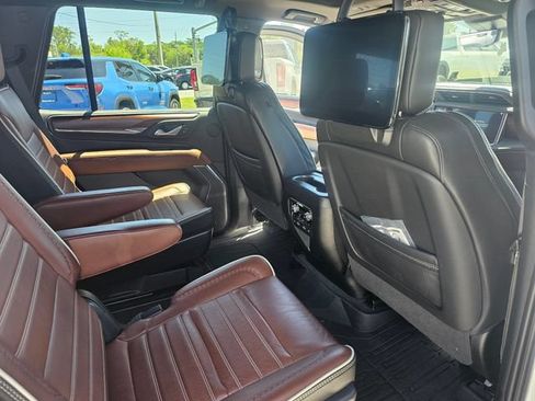 Used 2023 GMC Yukon Denali Ultimate AWD/4WD image 29