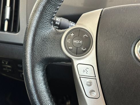Used 2015 Toyota Prius Five FWD image 30