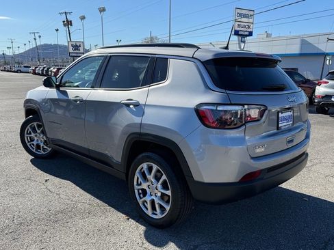 Used 2022 Jeep Compass Latitude image 6