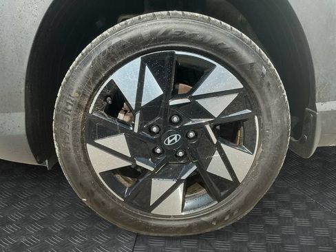 Used 2024 Hyundai Kona SEL AWD/4WD image 15