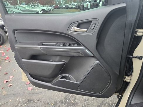 Used 2022 GMC Canyon AT4 image 24