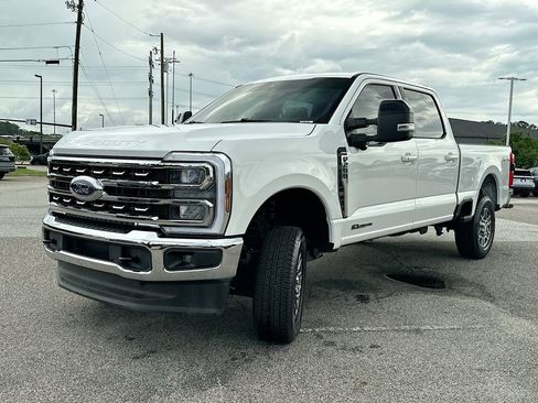 Used 2026 Ford F250 Lariat AWD/4WD image 2