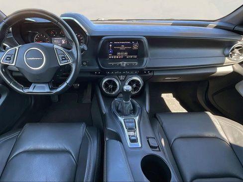 Used 2022 Chevrolet Camaro LT RWD image 9