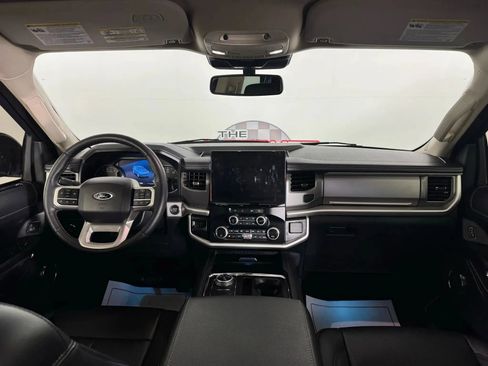 Used 2024 Ford Expedition Max XLT image 11