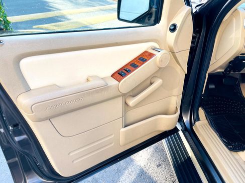 Used 2007 Ford Explorer Eddie Bauer image 10