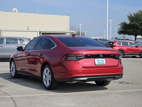 Certified 2025 Honda Accord LX image 5