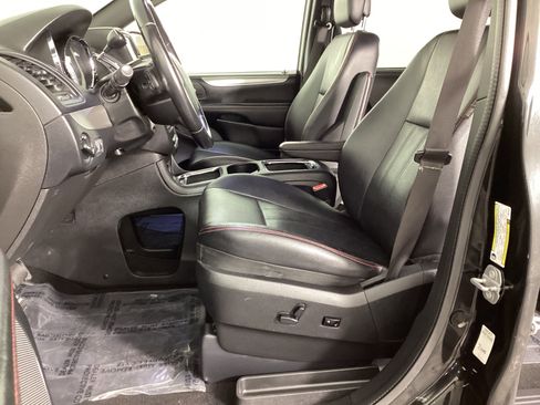 Used 2019 Dodge Grand Caravan GT image 33