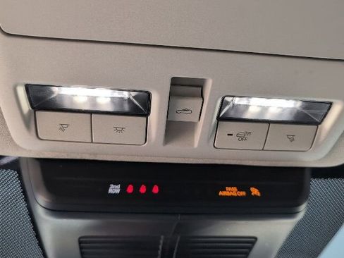 Used 2025 MAZDA MAZDA3 s image 24