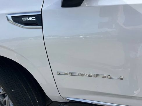 Used 2021 GMC Yukon XL Denali w/ Denali Ultimate Package AWD/4WD image 3