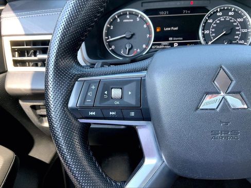 Used 2024 Mitsubishi Outlander SE AWD/4WD image 17