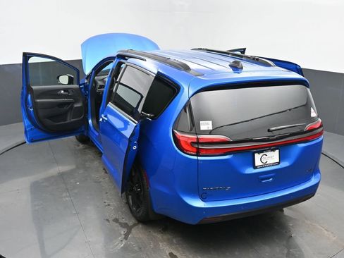New 2026 Chrysler Pacifica Select w/ S Appearance Package AWD/4WD image 64