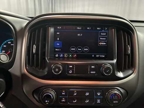 Used 2021 Chevrolet Colorado Z71 w/ Safety Package AWD/4WD image 17
