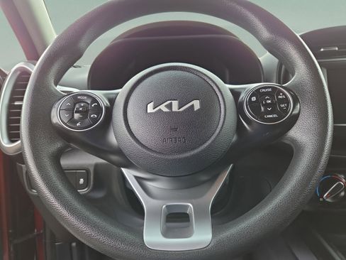 Used 2022 Kia Soul LX w/ Technology Package FWD image 10