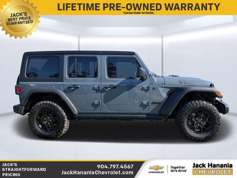 Used 2024 Jeep Wrangler Willys image 2