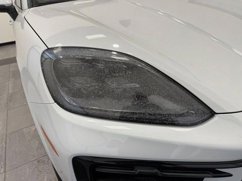 Certified 2025 Porsche Cayenne Coupe image 11