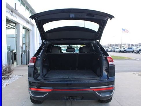 Used 2023 Volkswagen Atlas Cross Sport SE image 10