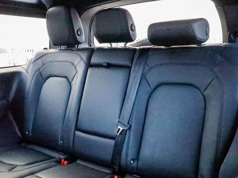 Used 2023 Land Rover Defender 90 S image 22