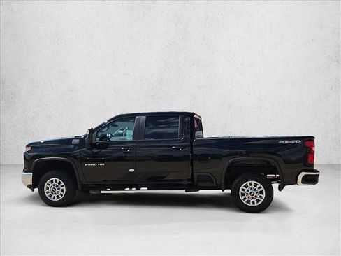Used 2025 Chevrolet Silverado 2500 LT w/ Convenience Package AWD/4WD image 8