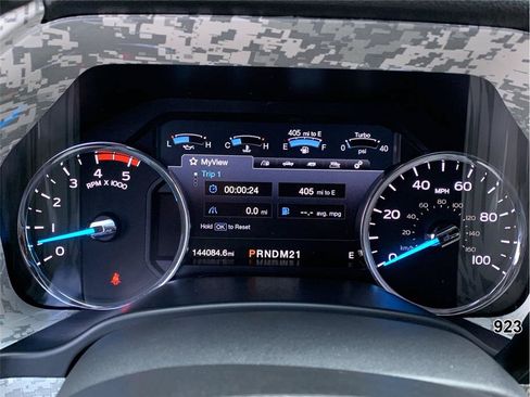 Used 2017 Ford F250 Lariat w/ Lariat Ultimate Package AWD/4WD image 29