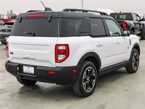 Used 2025 Ford Bronco Sport Outer Banks AWD/4WD image 8