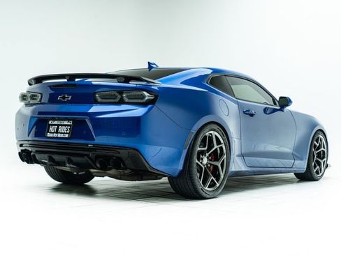 Used 2017 Chevrolet Camaro SS RWD image 12