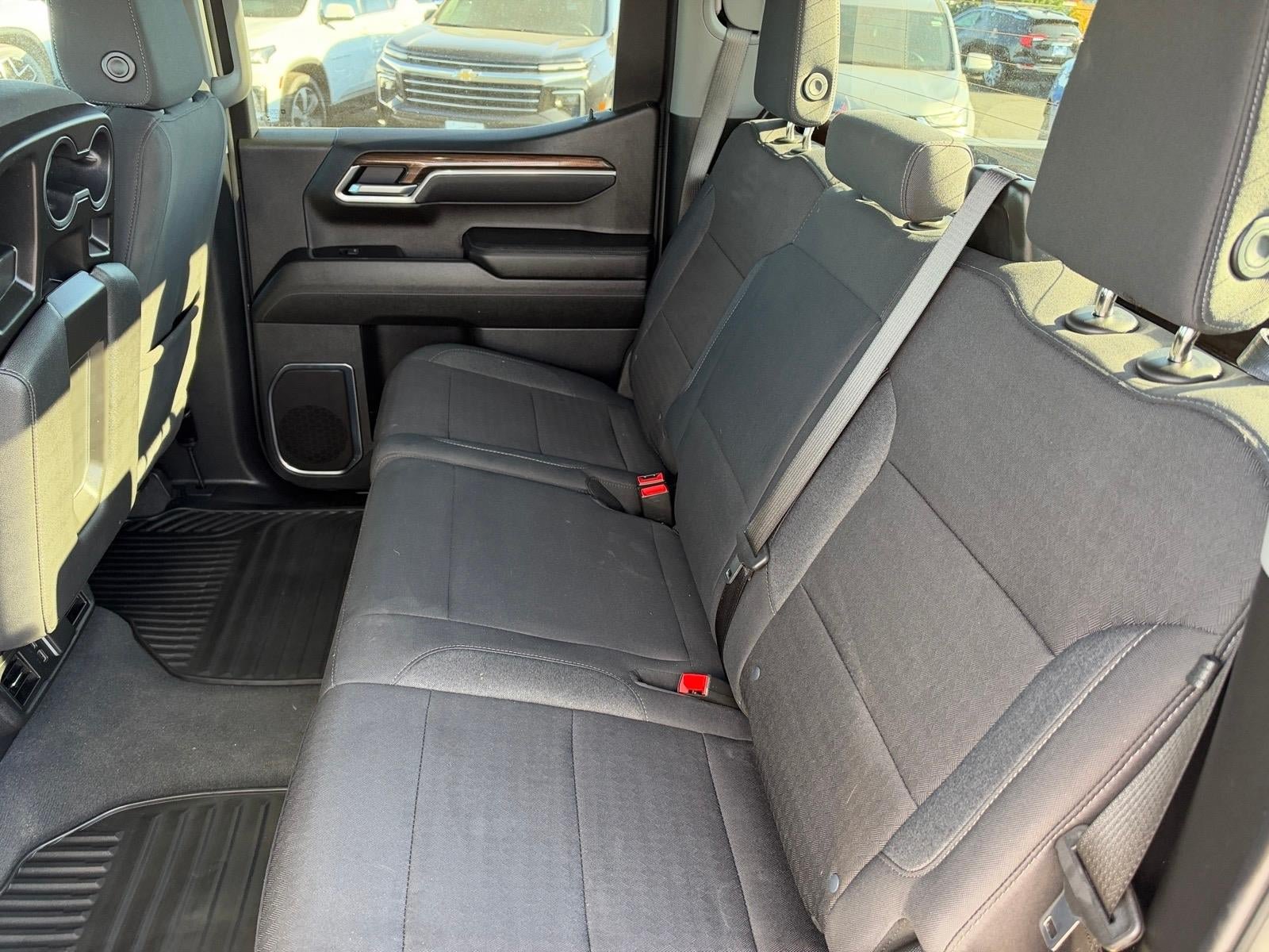 Used 2025 Chevrolet Silverado 1500 LT AWD/4WD image 8