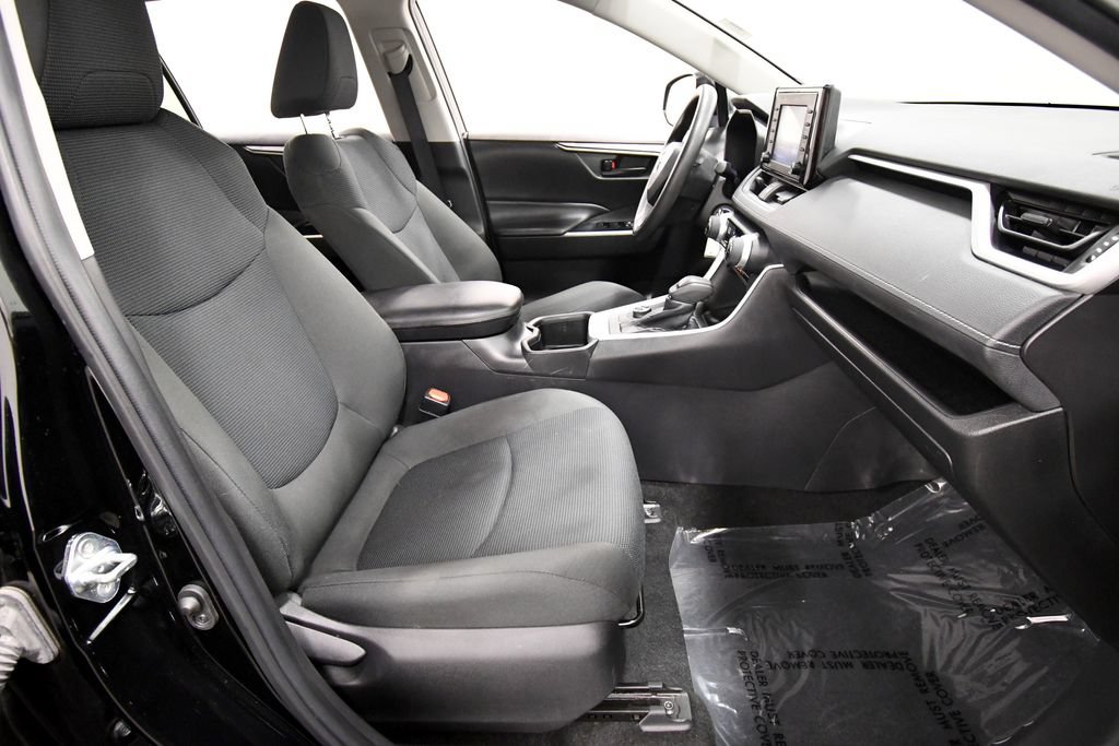 Used 2022 Toyota RAV4 LE AWD/4WD image 18
