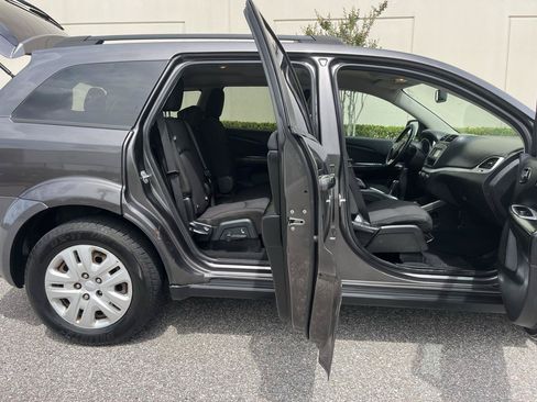 Used 2016 Dodge Journey SE w/ Flexible Seating Group FWD image 7