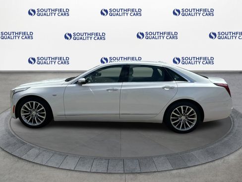 Used 2018 Cadillac CT6 Luxury AWD/4WD image 3