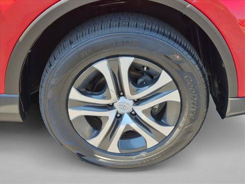 Used 2017 Toyota RAV4 LE w/ Carpet Mat Package FWD image 22