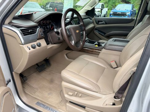 Used 2019 Chevrolet Suburban LT AWD/4WD image 15