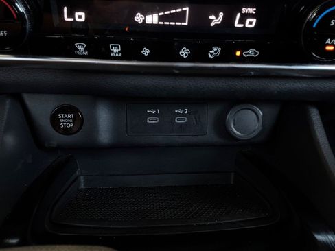 Used 2025 Nissan Rogue SV FWD image 28