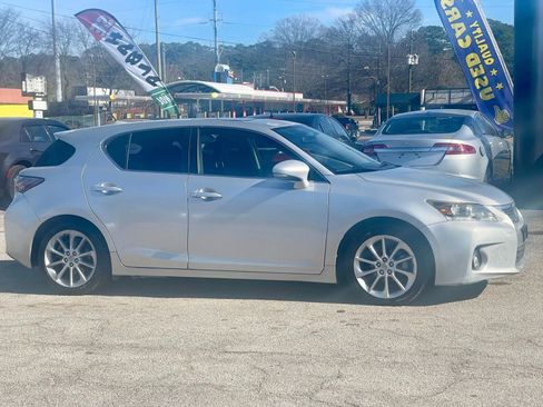 Used 2013 Lexus CT 200h image 2