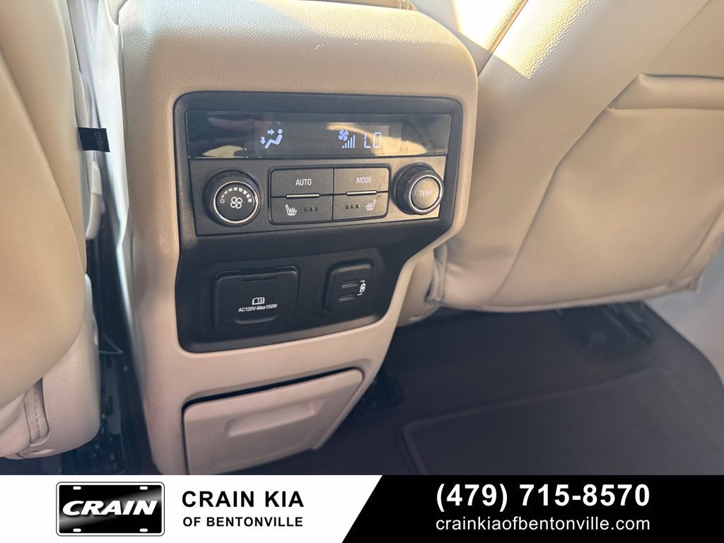 Used 2017 GMC Acadia Denali w/ Technology Package FWD image 19