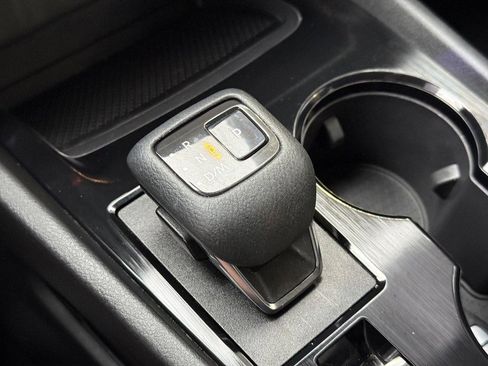 Used 2021 Nissan Rogue SV image 26