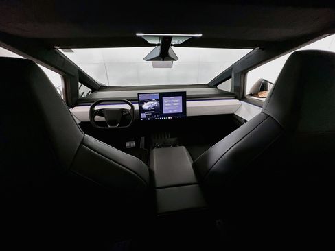 Used 2024 Tesla Cybertruck AWD Crew Cab image 17